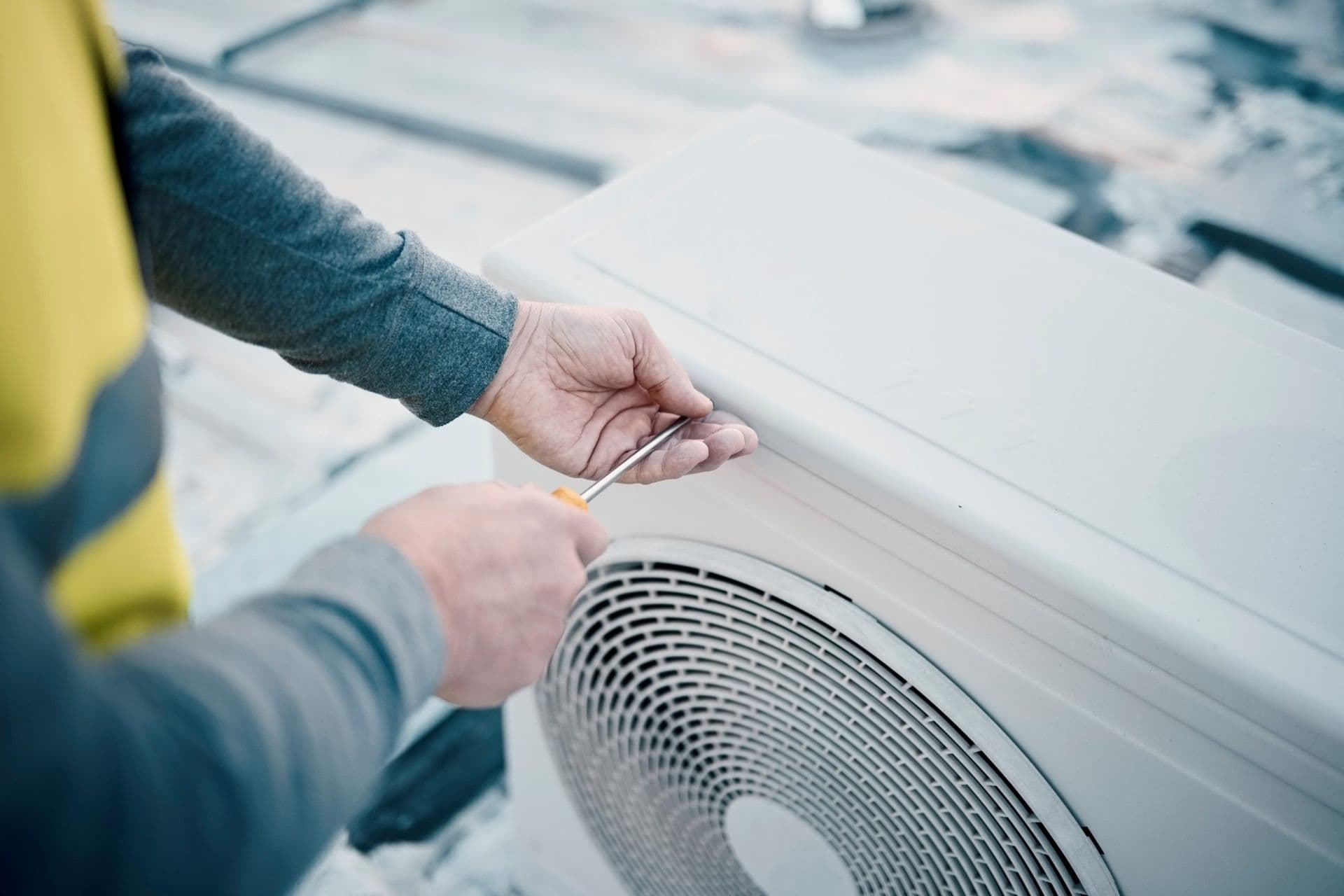 hands-air-conditioner-and-maintenance-with-a-man