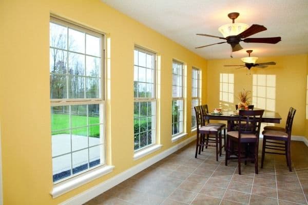 Simonton_SingleHung_YellowWalls